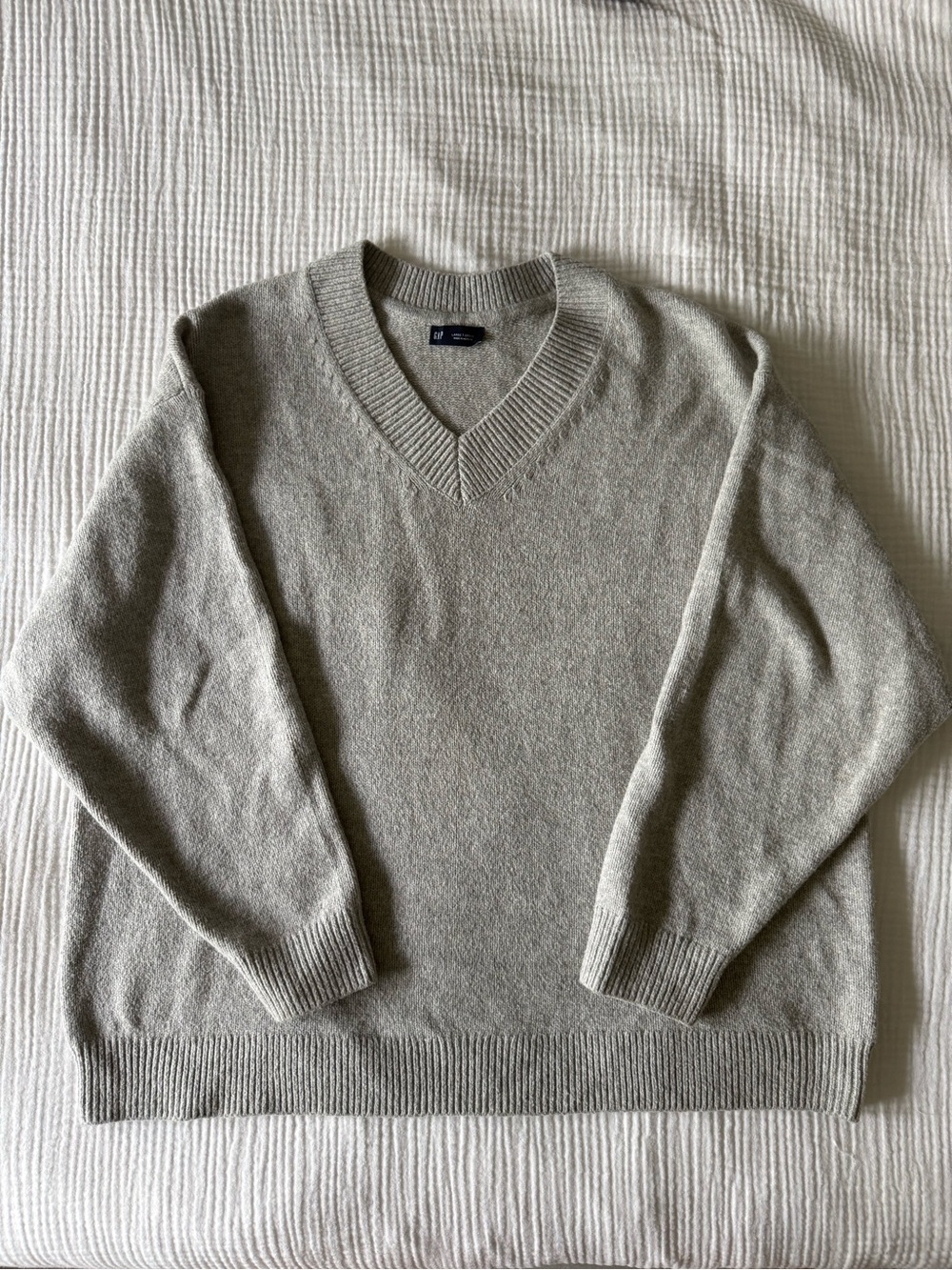 Gap V-Neck Gray Sweater